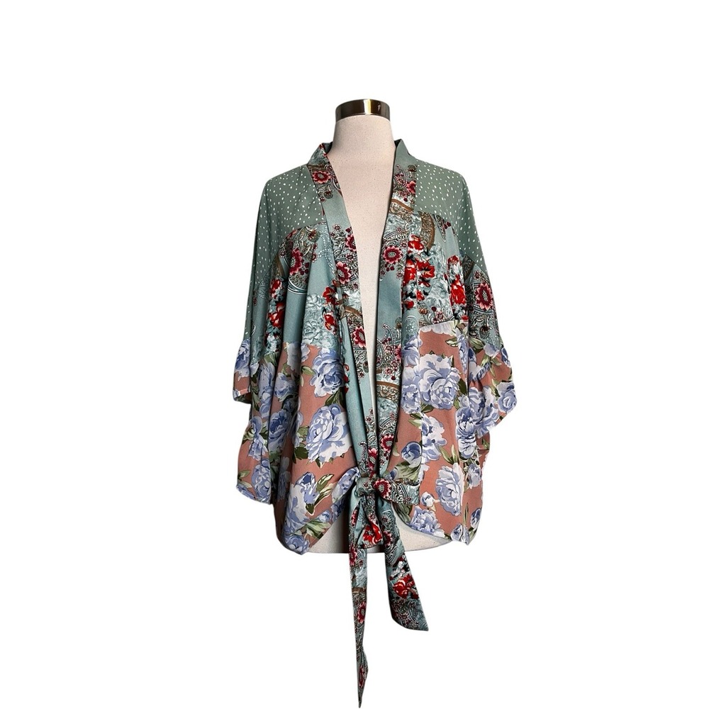 GiGiO Kimono Size Large In Green Floral Print Bohemian